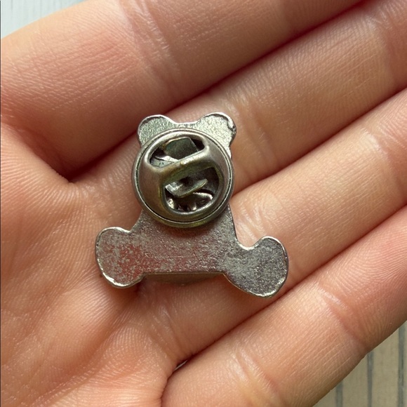 Vintage teddy Bear pin - Picture 4 of 6